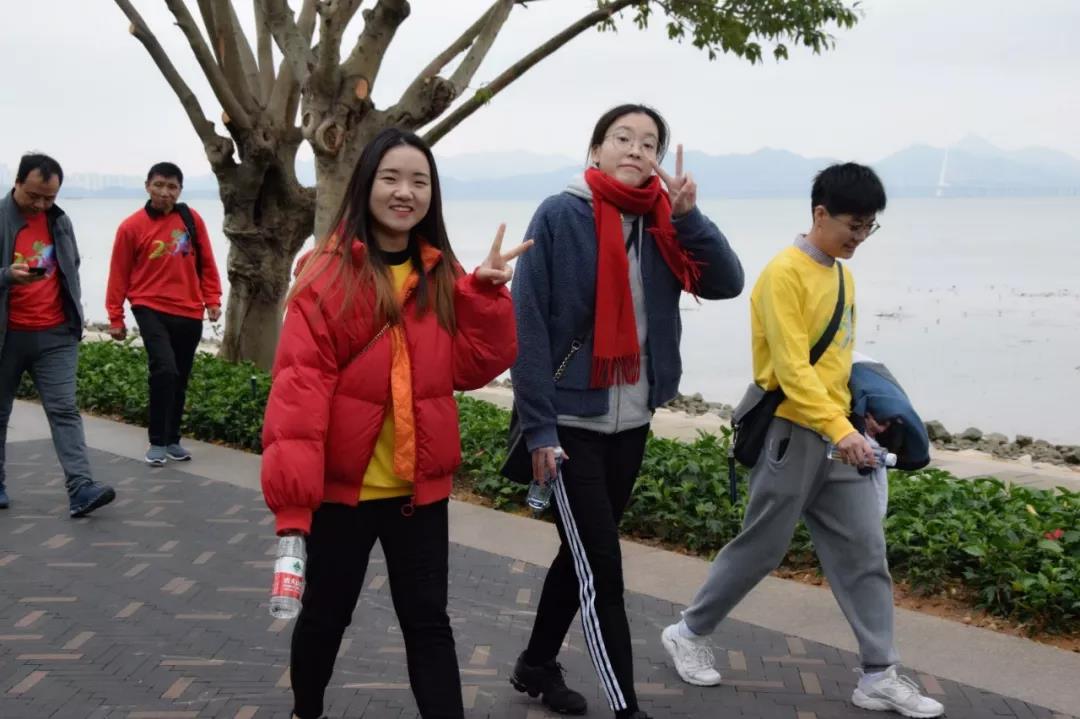 感恩相伴，逐梦未来，神彩人同心同梦同行
